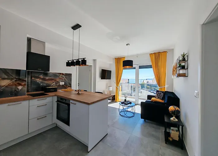 Modern Luxury Apartment Diva 1 , 4 Stars, Ciovo, Okrug